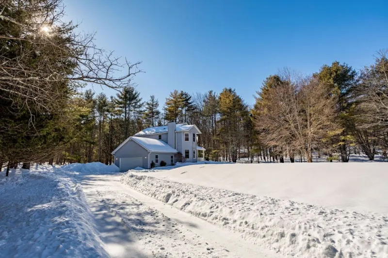Your private farmhouse in the woods, 5 min to Woodstock