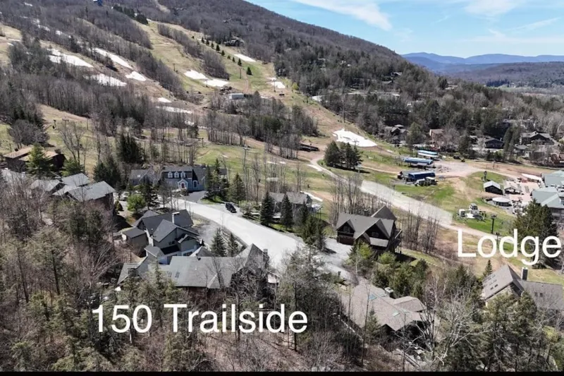 Lodge: Scenic mountain views and easy access to outdoor adventures await your stay!